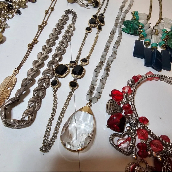 Lot Of 12 Fashion Costume Jewelry Necklaces Some Branded Some Not Various Styles - Picture 4 of 12